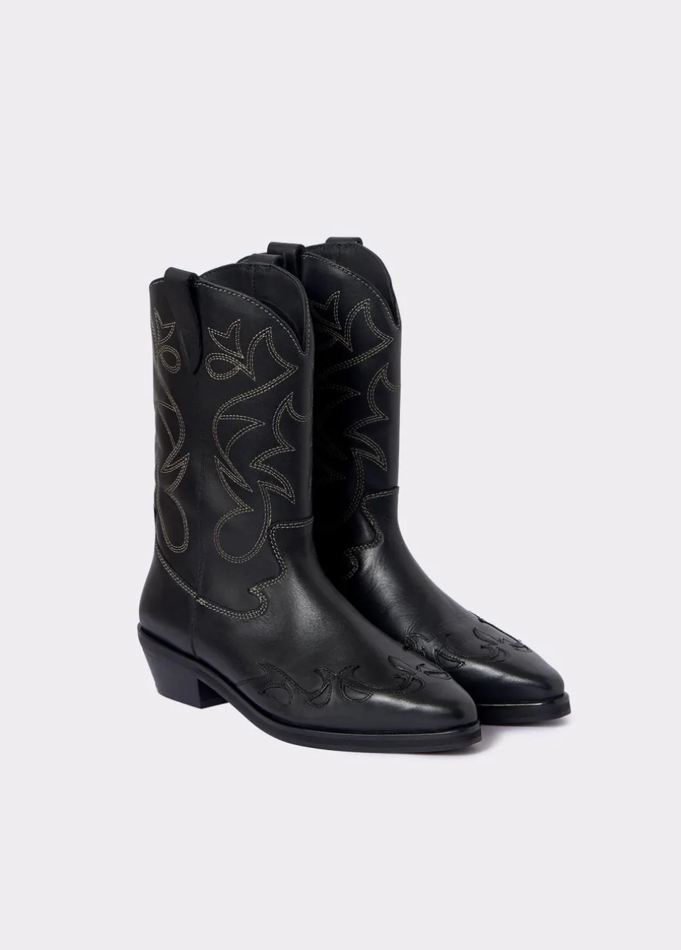 Bota Cowboy Com Pesponto Em Contraste