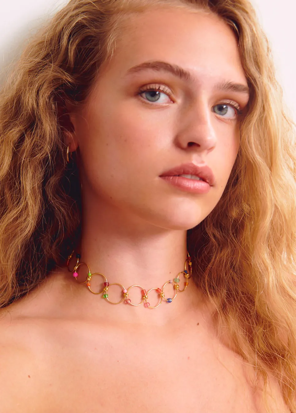 Colar Choker Argolas Pedras