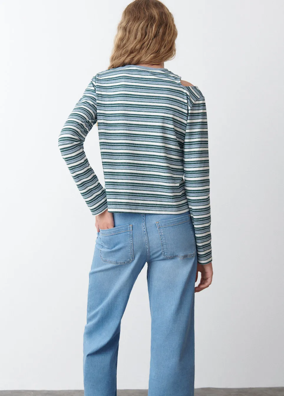 T-Shirt As Riscas Com Cut Out